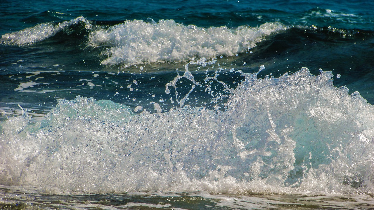 wave smashing sea free photo