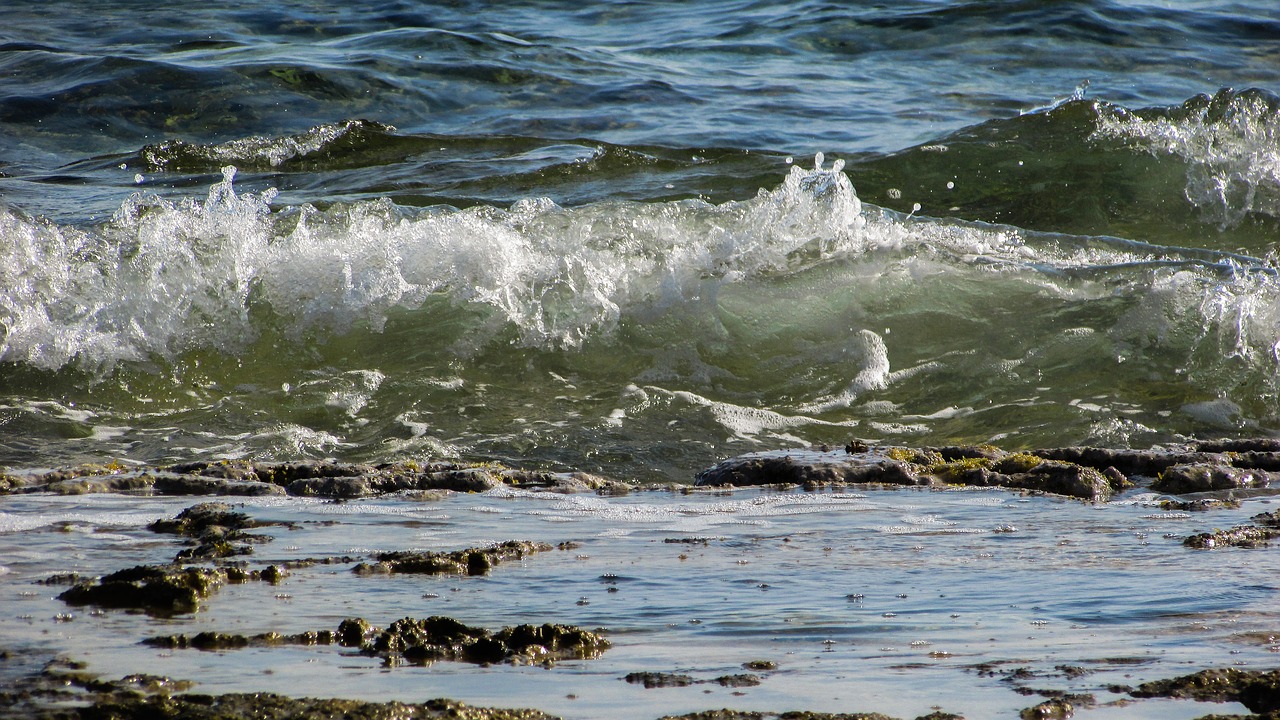 wave smashing sea free photo