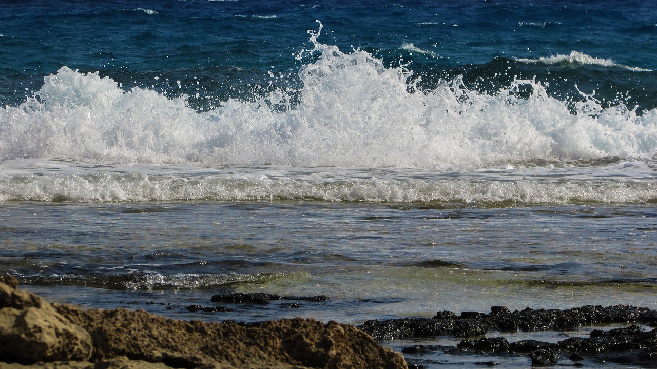 wave smashing sea free photo