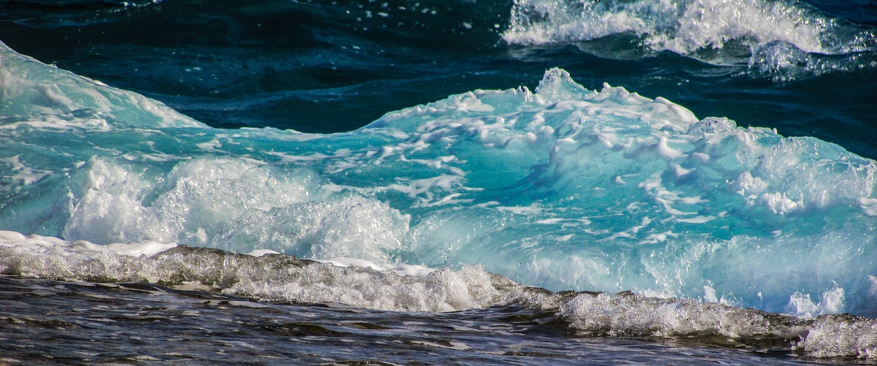 wave smashing sea free photo