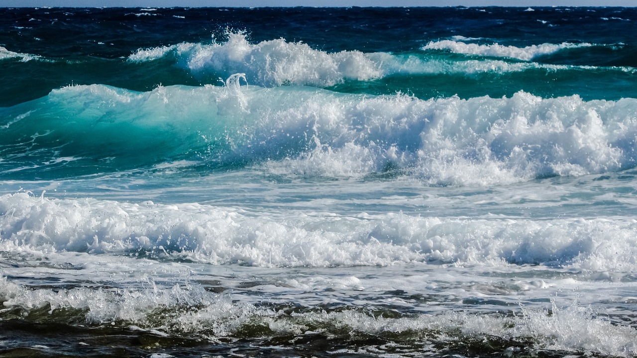 wave smashing sea free photo