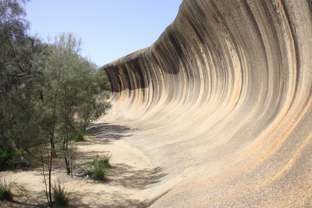 wave rock tourist attraction free photo