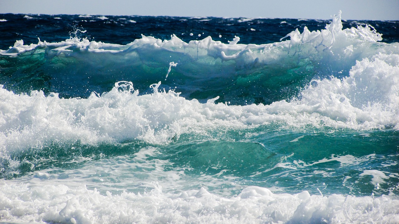 wave smashing sea free photo