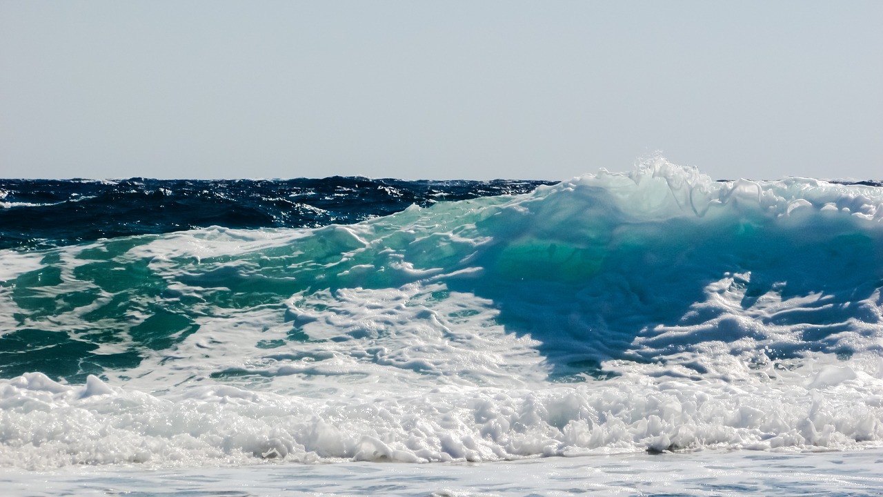 wave smashing sea free photo