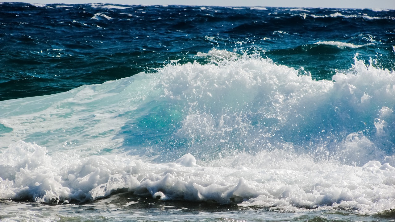 wave smashing sea free photo