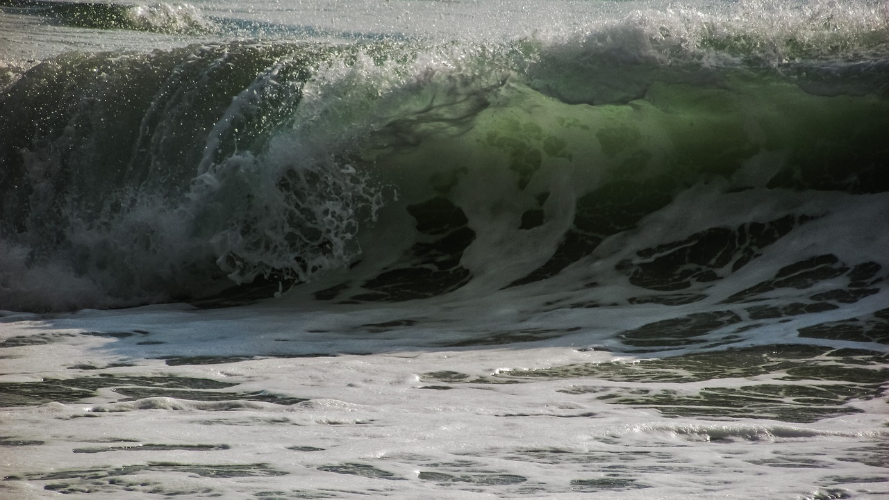 wave smashing sea free photo