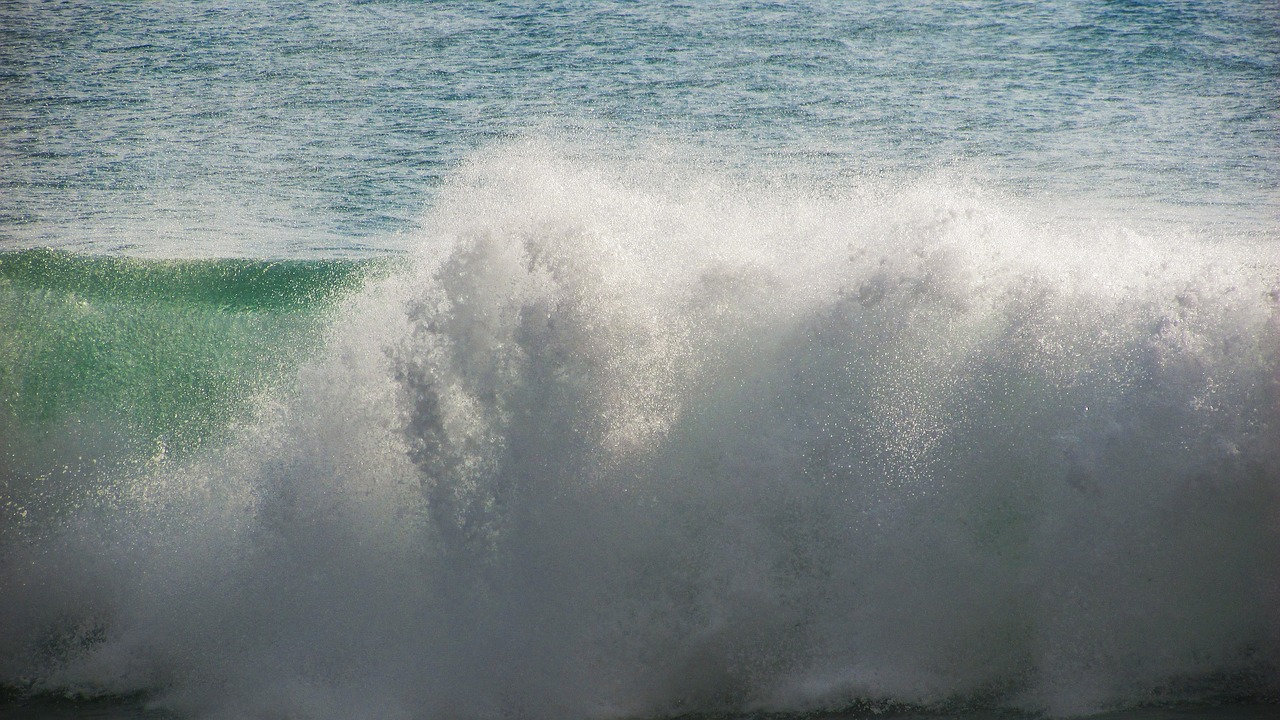 wave smashing sea free photo