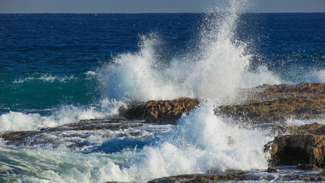 wave smashing sea free photo