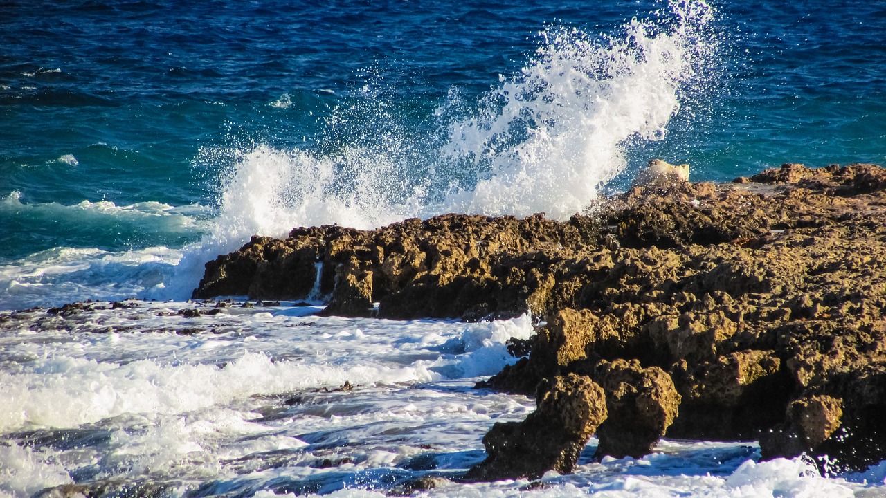 wave smashing sea free photo