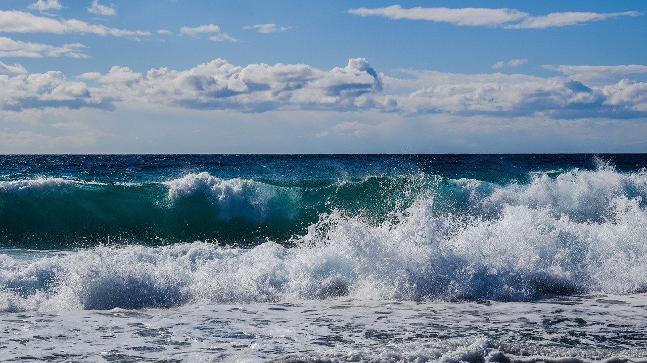 wave smashing sea free photo