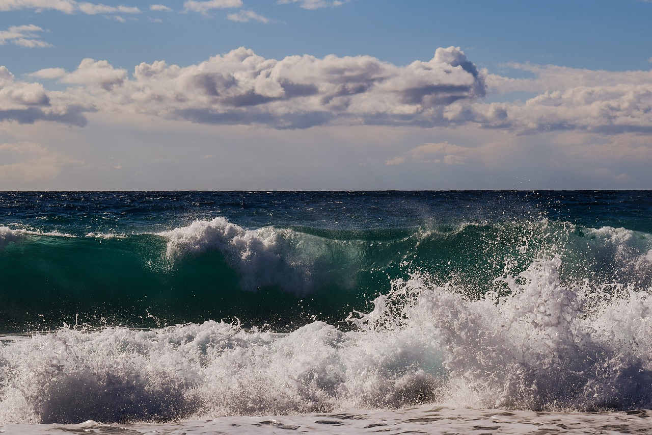 wave smashing sea free photo