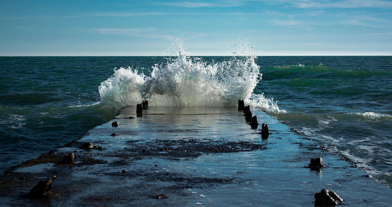 wave pier pierce free photo