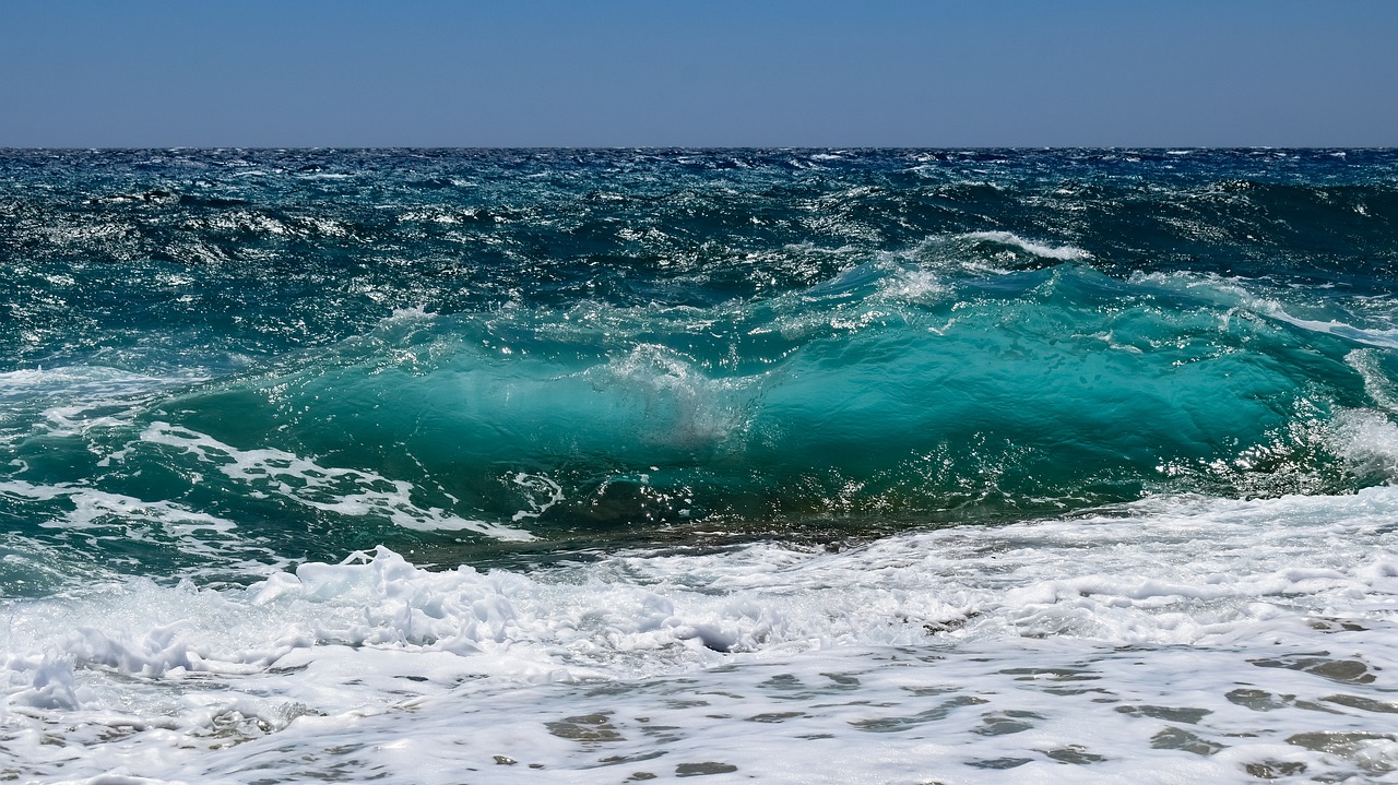 wave  transparent  spectacular free photo