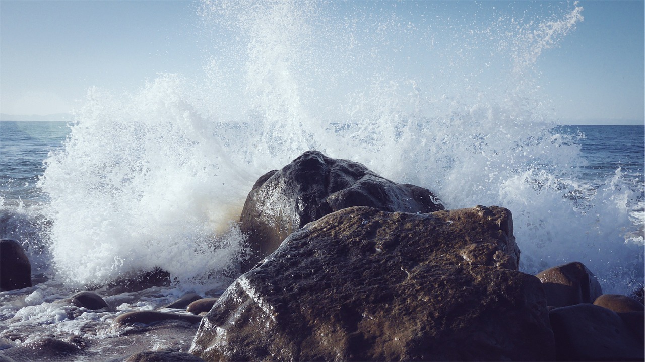 wave rock spray free photo