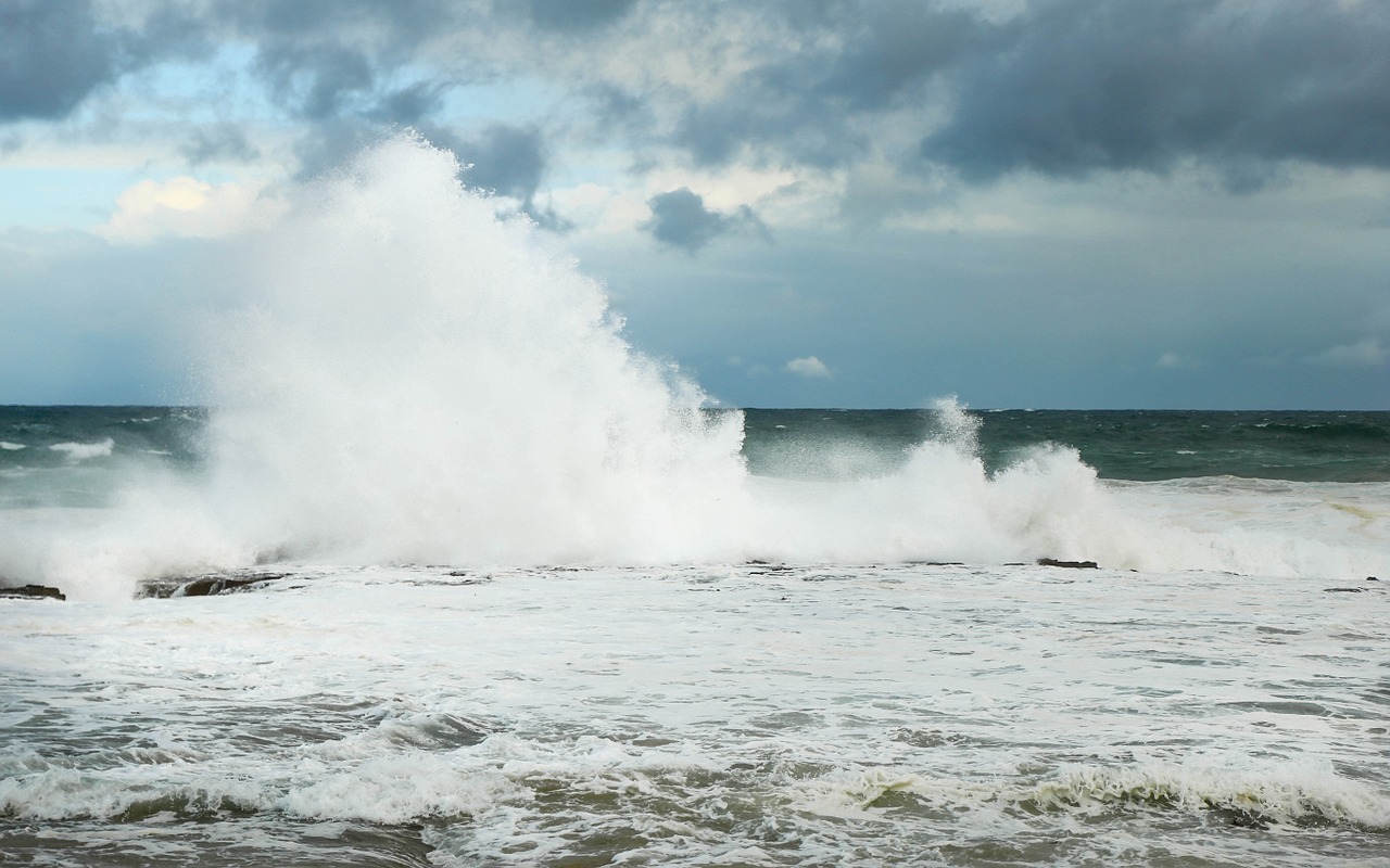 wave ocean stormy free photo