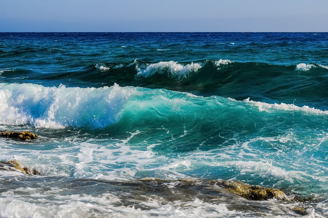 waves smashing foam free photo