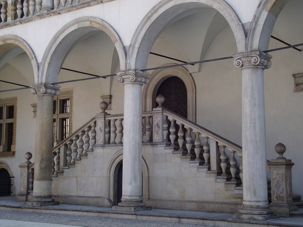 wawel castle courtyard free photo