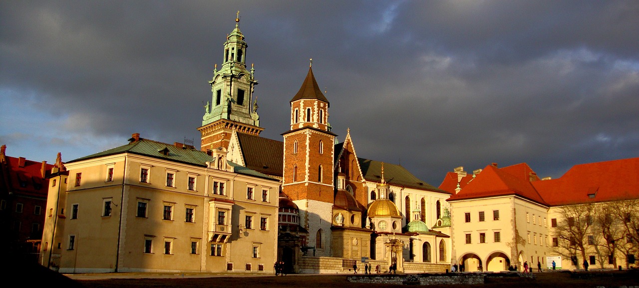 wawel castle the cathedral free photo