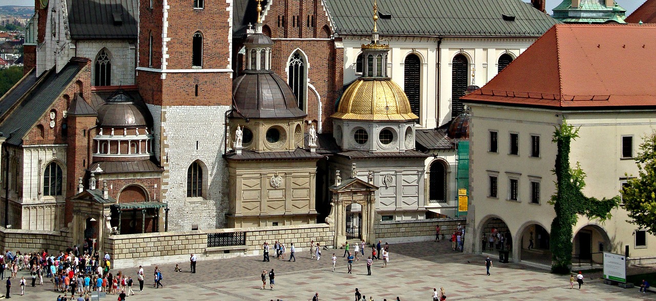 wawel castle poland free photo