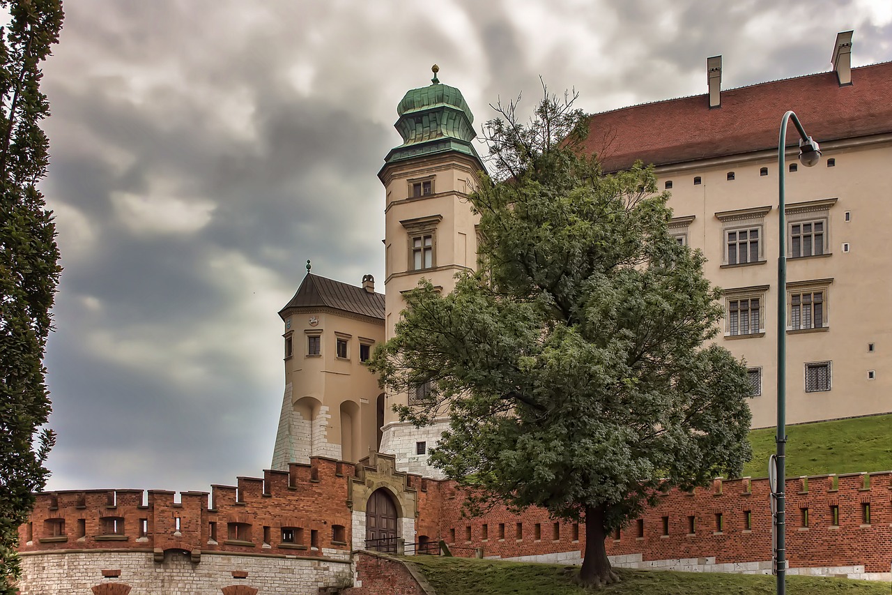 wawel  krakow  poland free photo