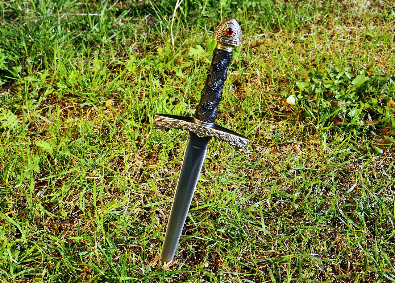 weapon knife dagger free photo