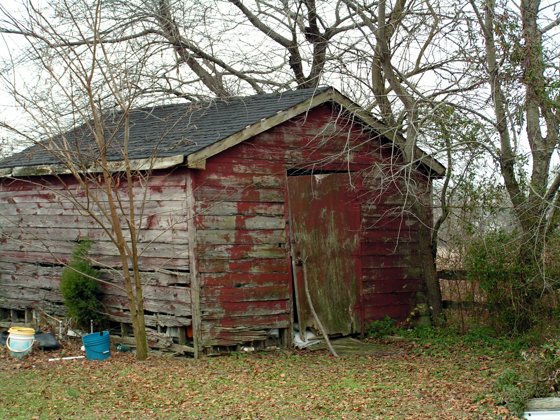 old weathered barn free photo