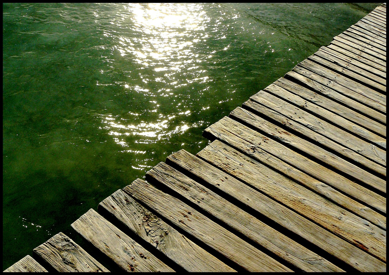 web pier sea free photo
