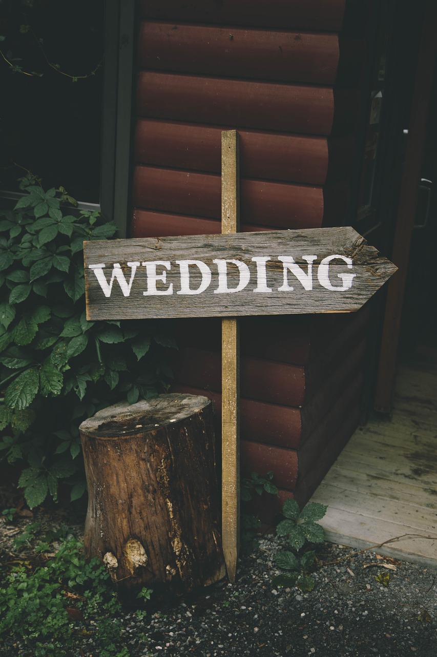 wedding sign post free photo