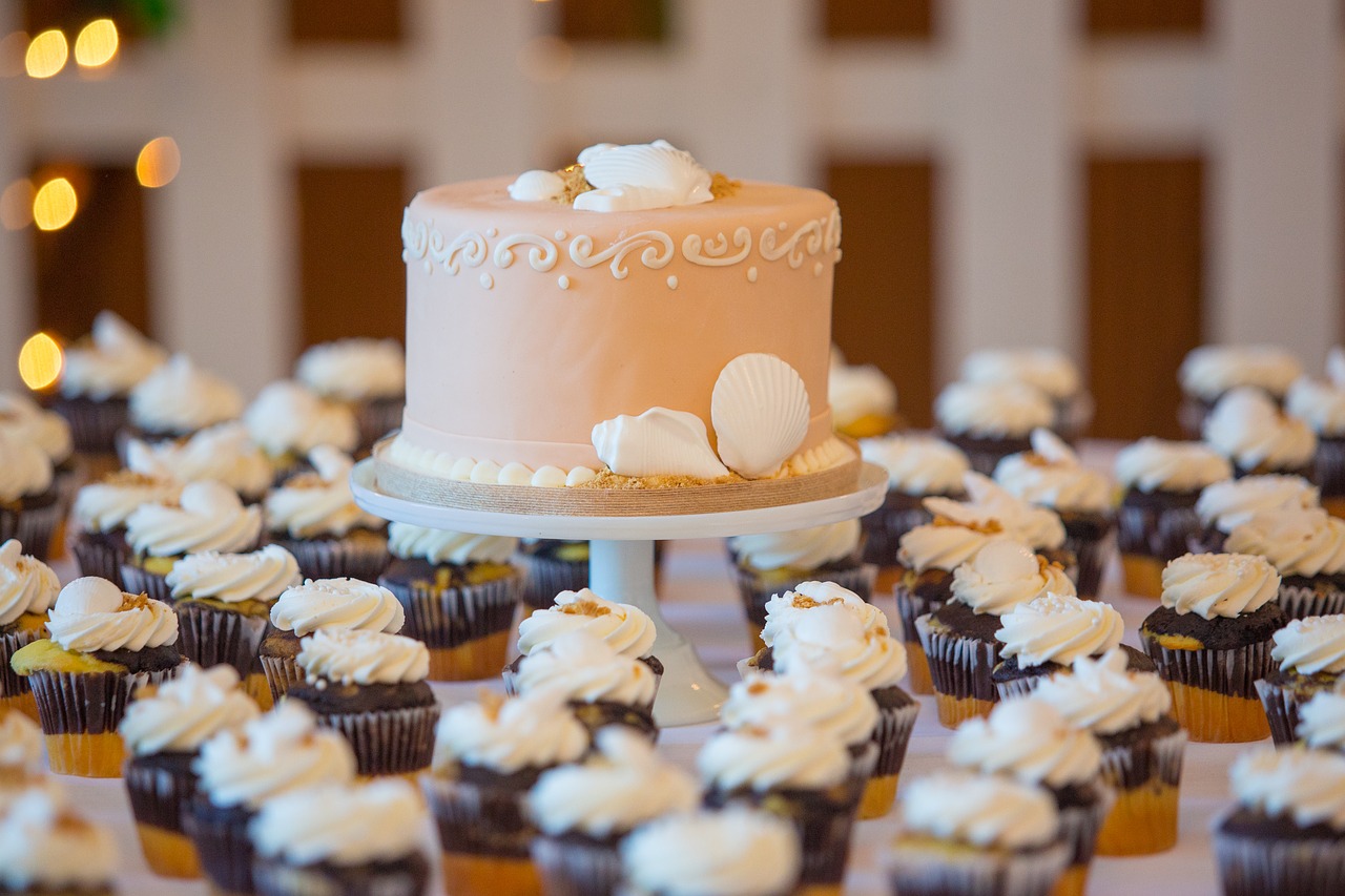 wedding cake cupcake free photo