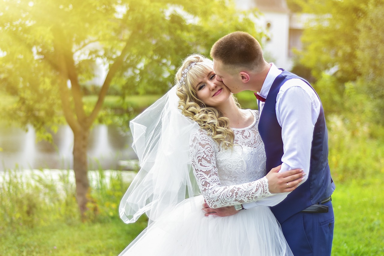 Жених и невеста на Урале