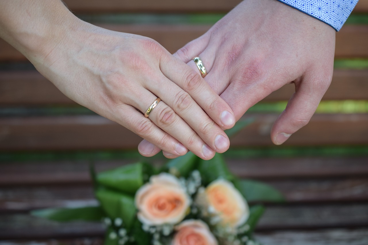 wedding  love  bouquet free photo