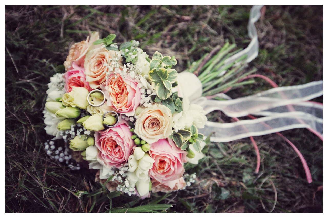 wedding  flowers  bouquet free photo