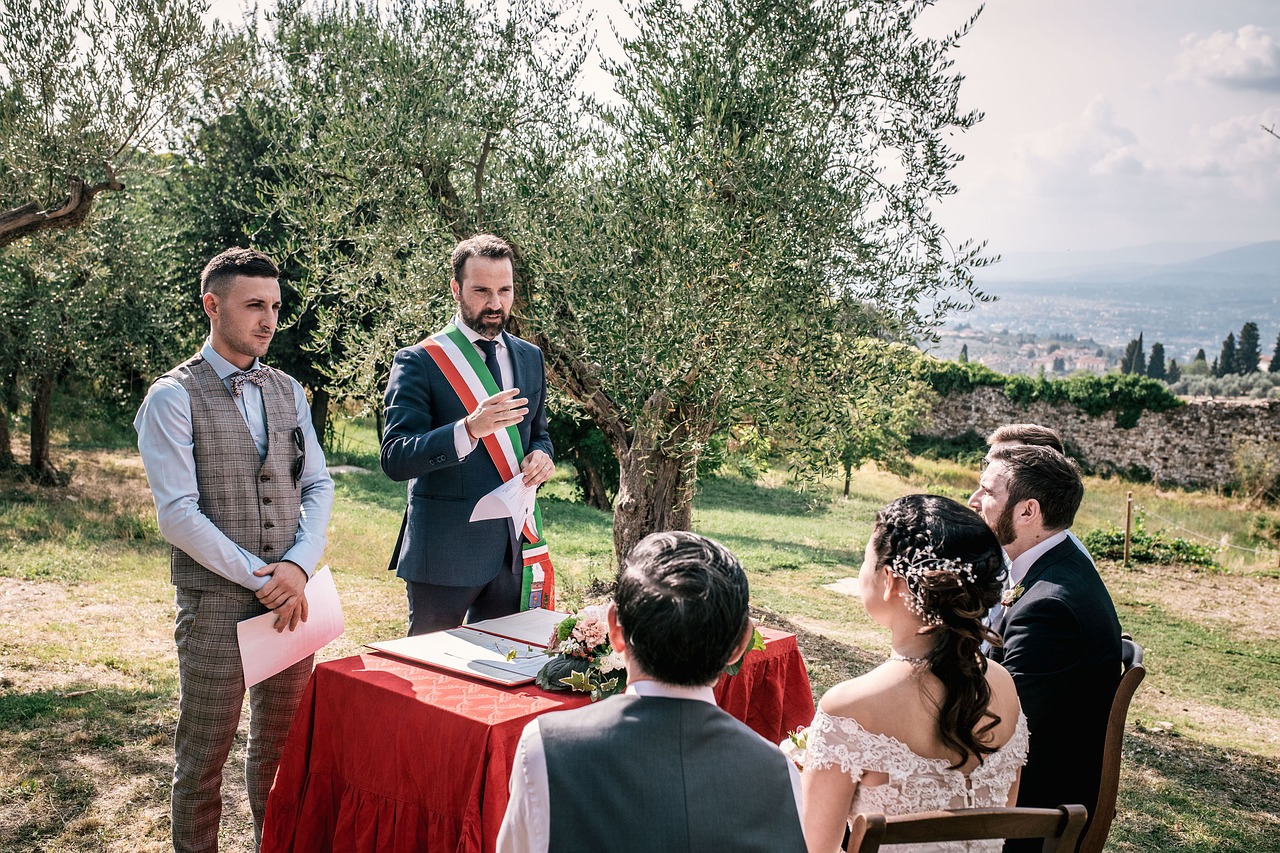 wedding  tuscany  italy free photo
