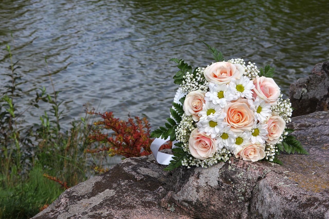 wedding  bouquet  flowers free photo