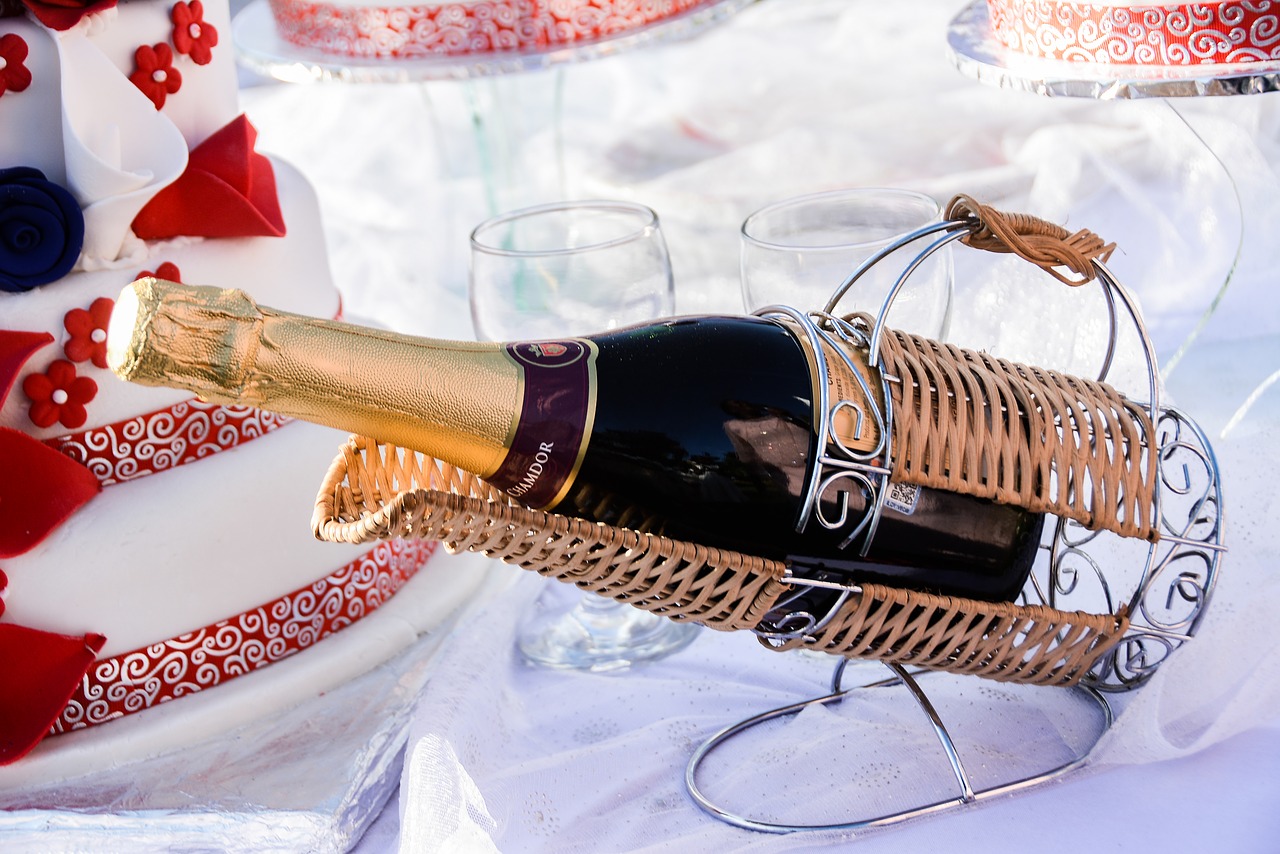 wedding champagne  wine  celebration free photo
