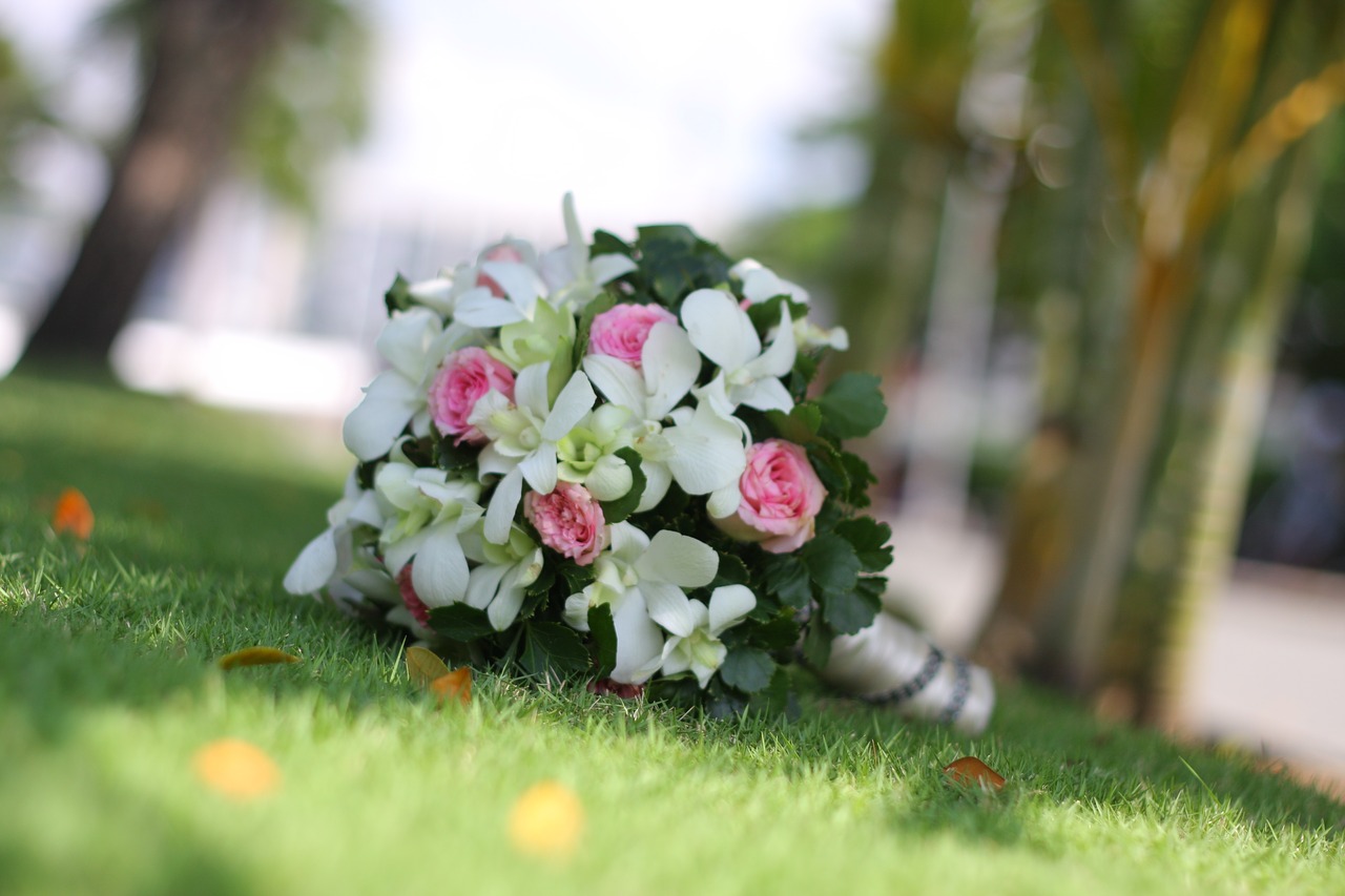 wedding flowers  bouquet  beautiful flowers free photo