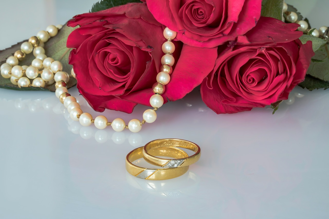 wedding rings rings gold rings free photo