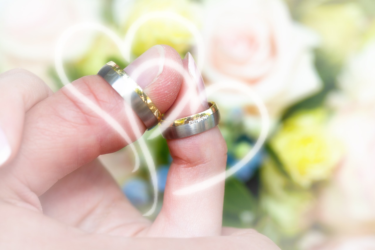 wedding rings roses background free photo