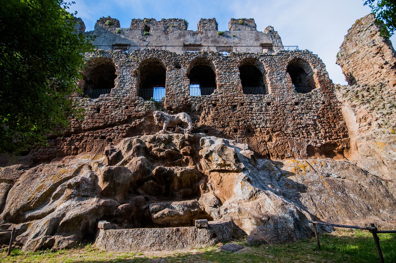 weekend ruins italy free photo