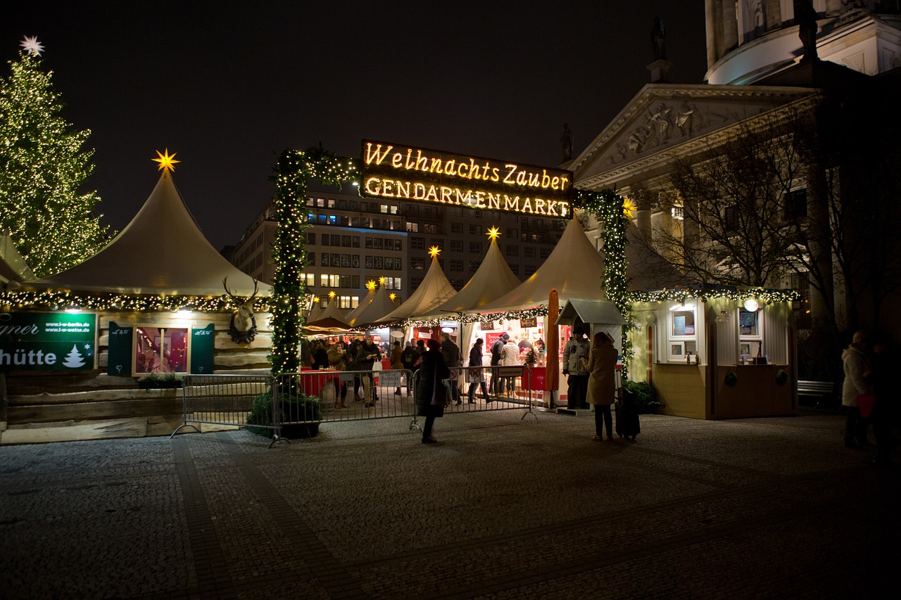 weihnachts zauber gendarmenmarkt berlin free photo