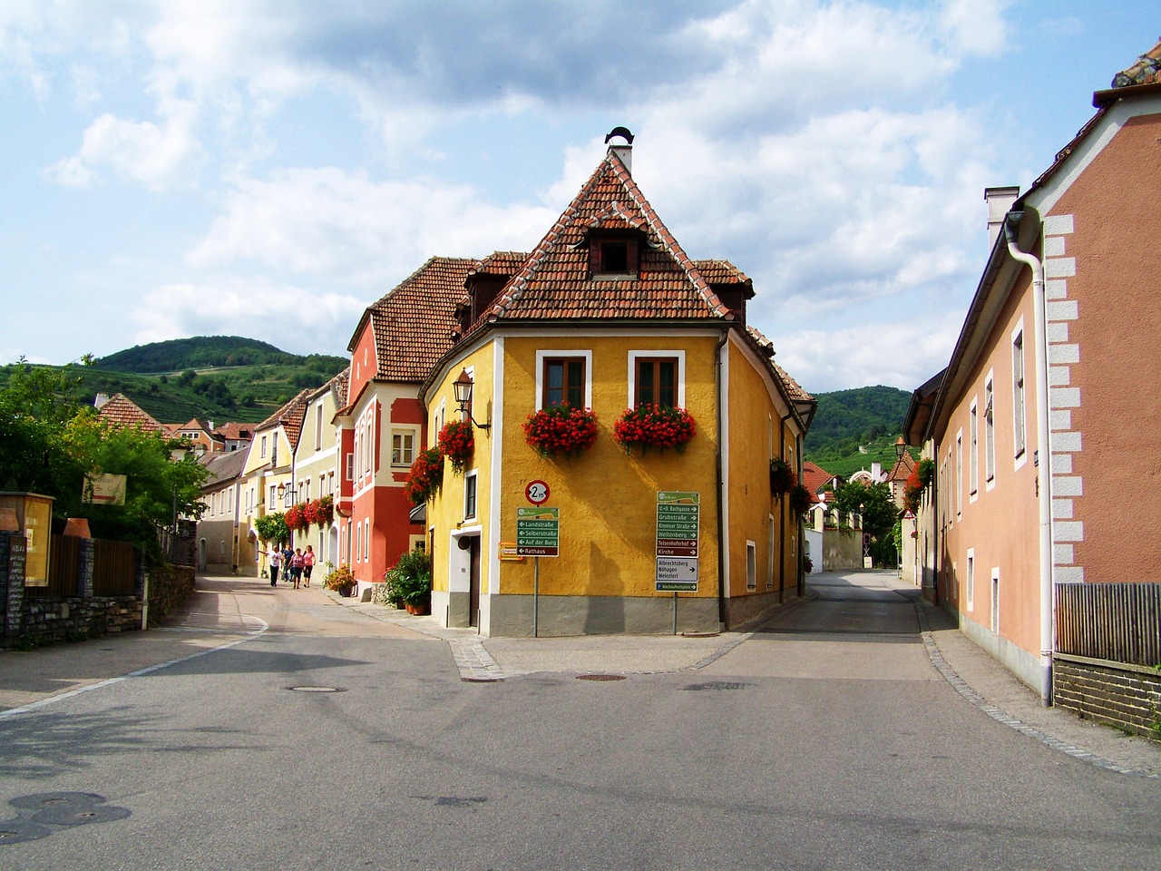 weissen kirchen austria small-town architecture free photo