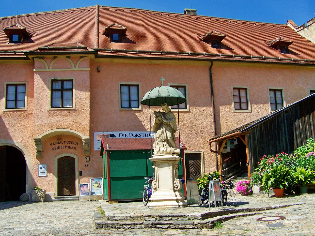 weissen kirchen wachau lower austria free photo