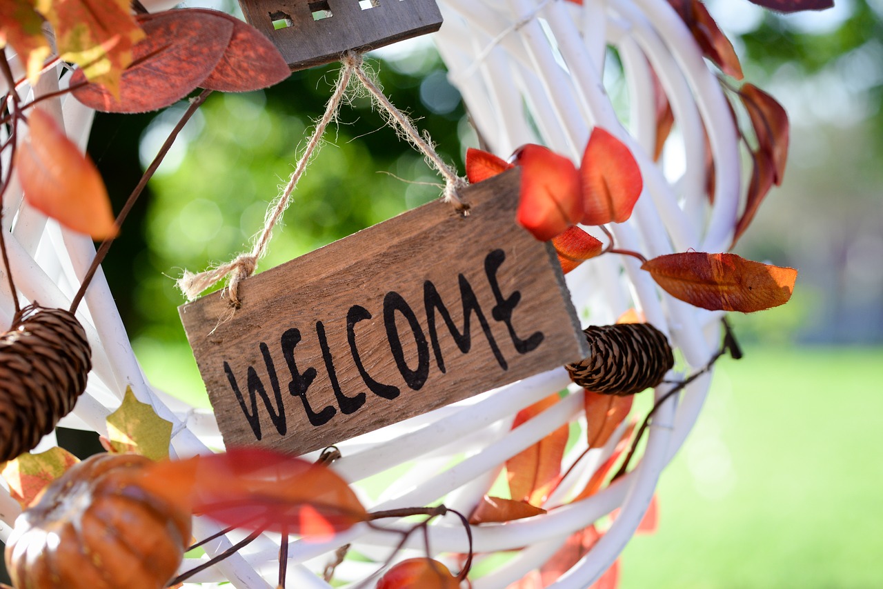 welcome tag decoration free photo