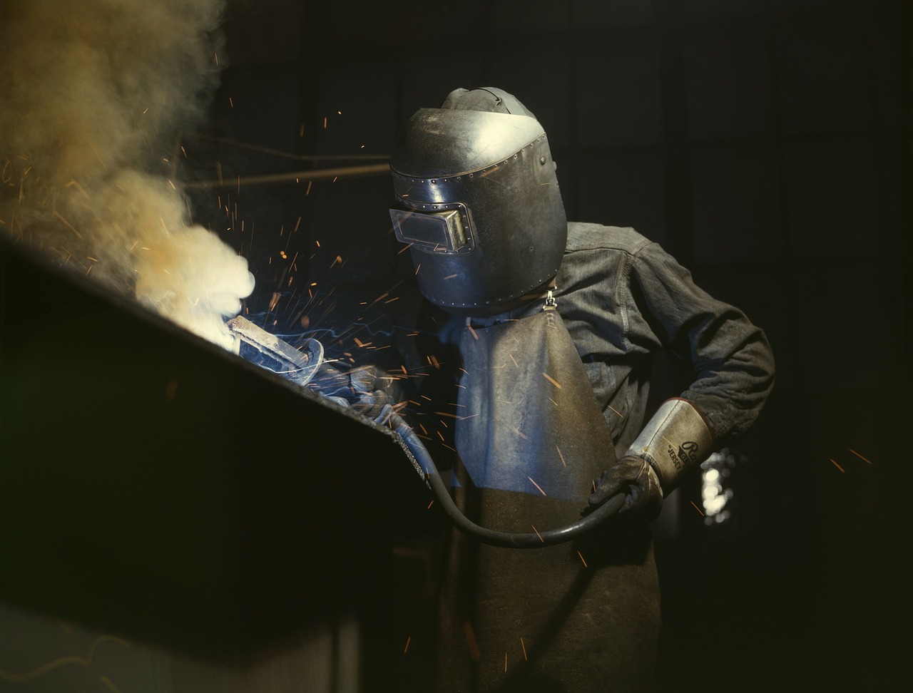 weld welder steel free photo