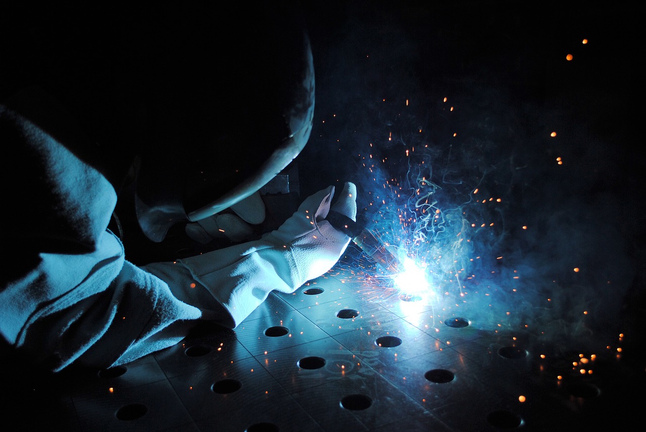 welder metal free pictures free photo