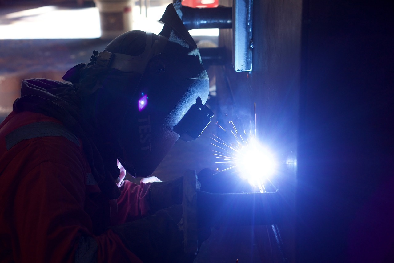 welder engineer industry free photo