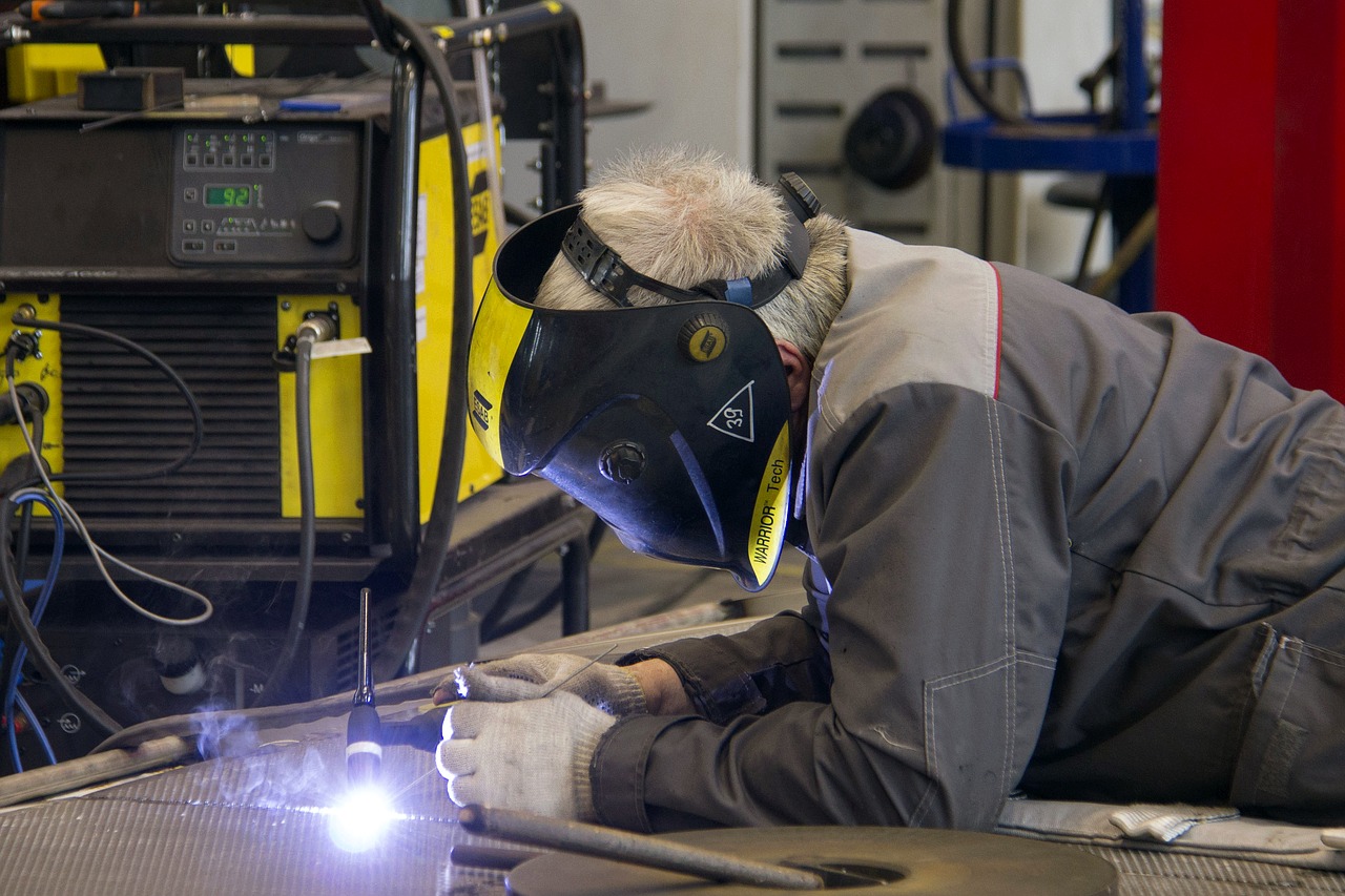 welder  work  plant free photo