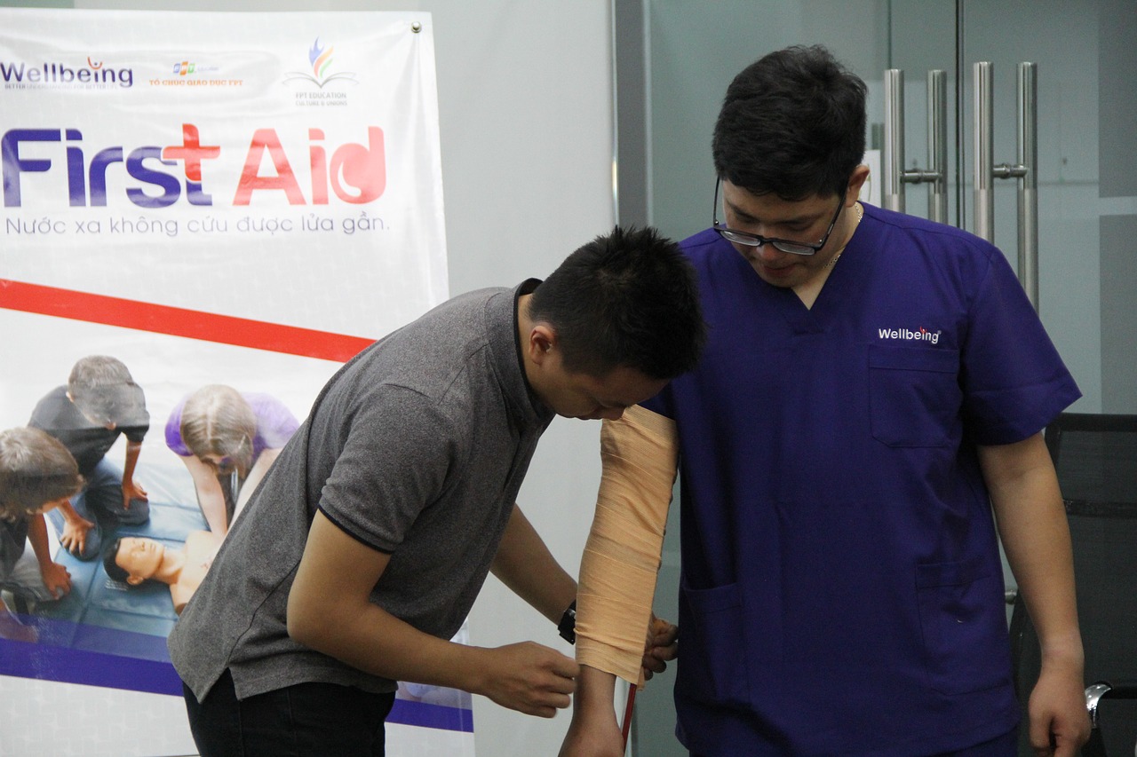 wellbeing  first aid  viet nam free photo
