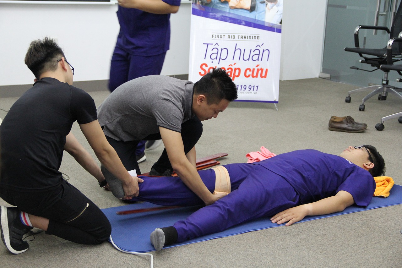 wellbeing  first aid  viet nam free photo