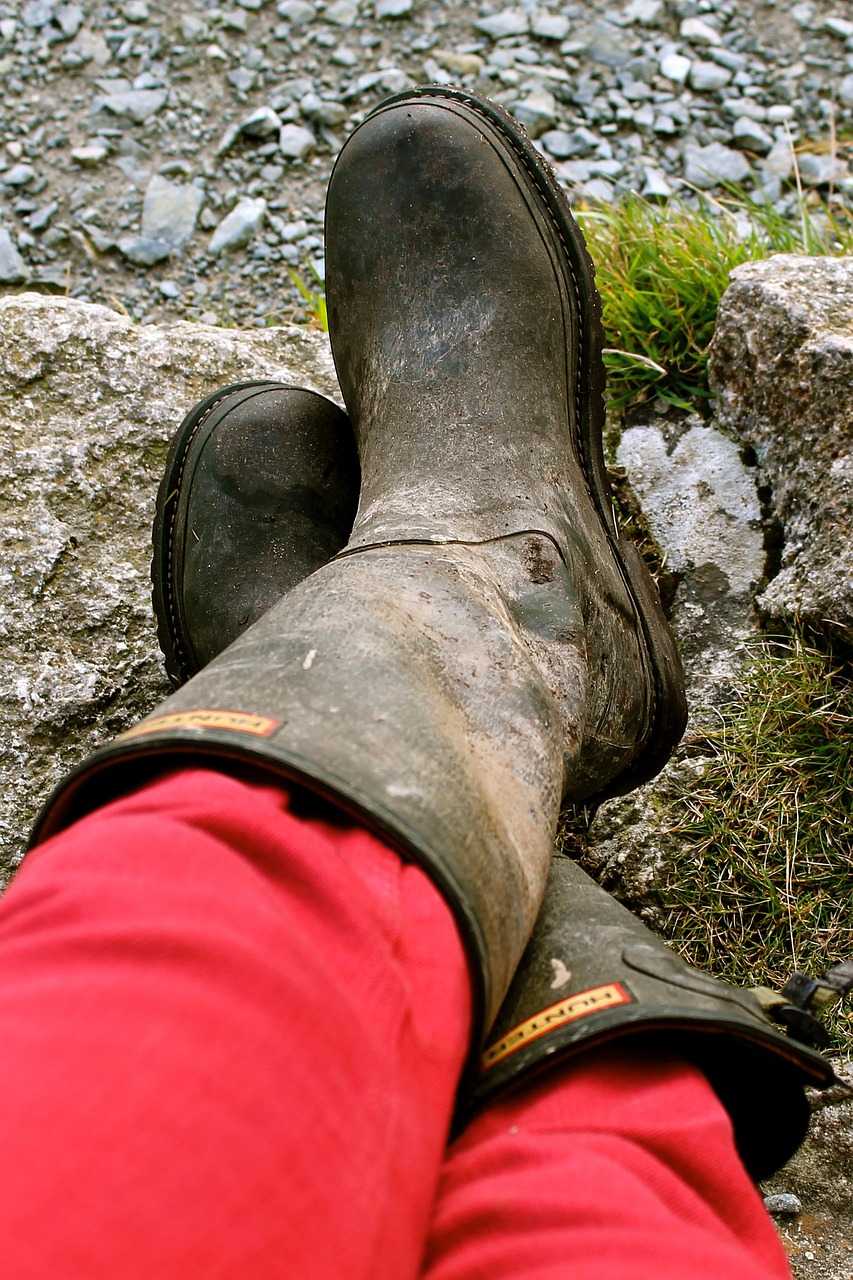 wellies red rest free photo